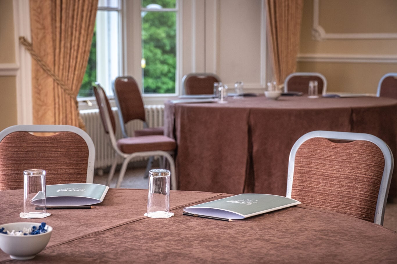 Drawing room corporate